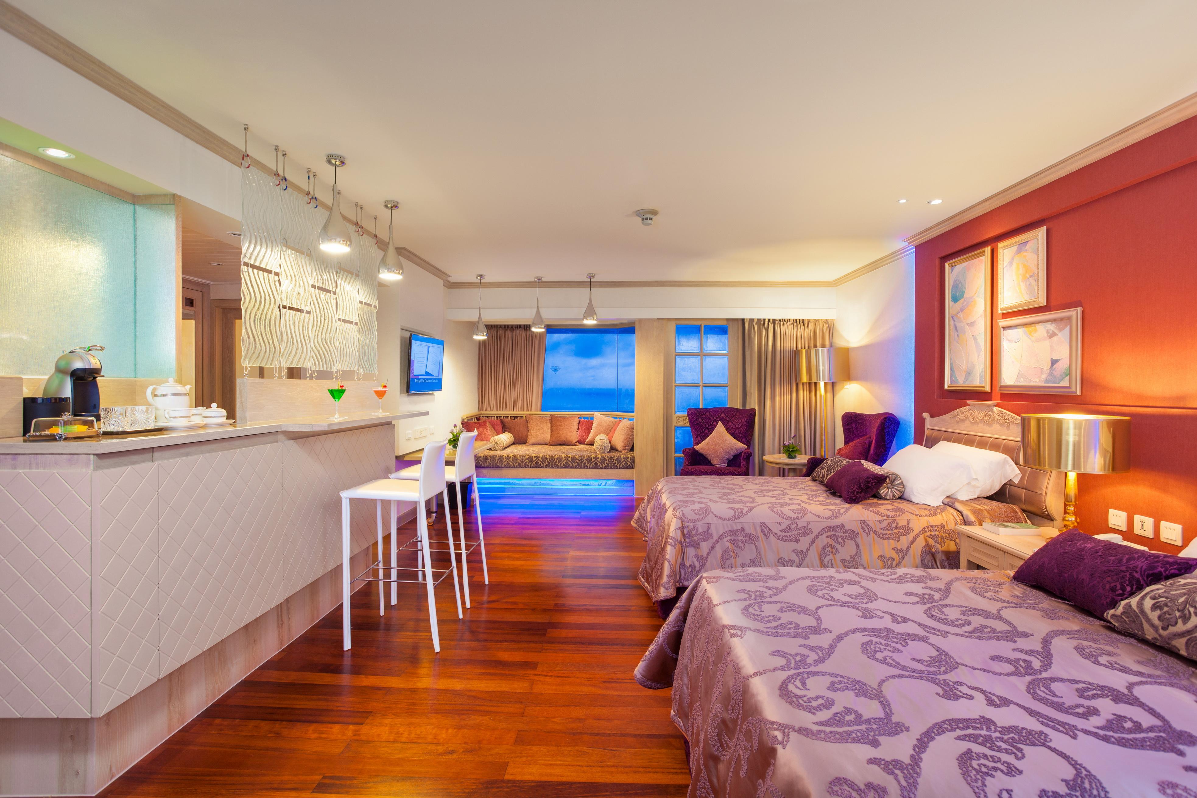 Diamond Cliff Resort & Spa, Patong Beach Exterior foto A typical studio apartment