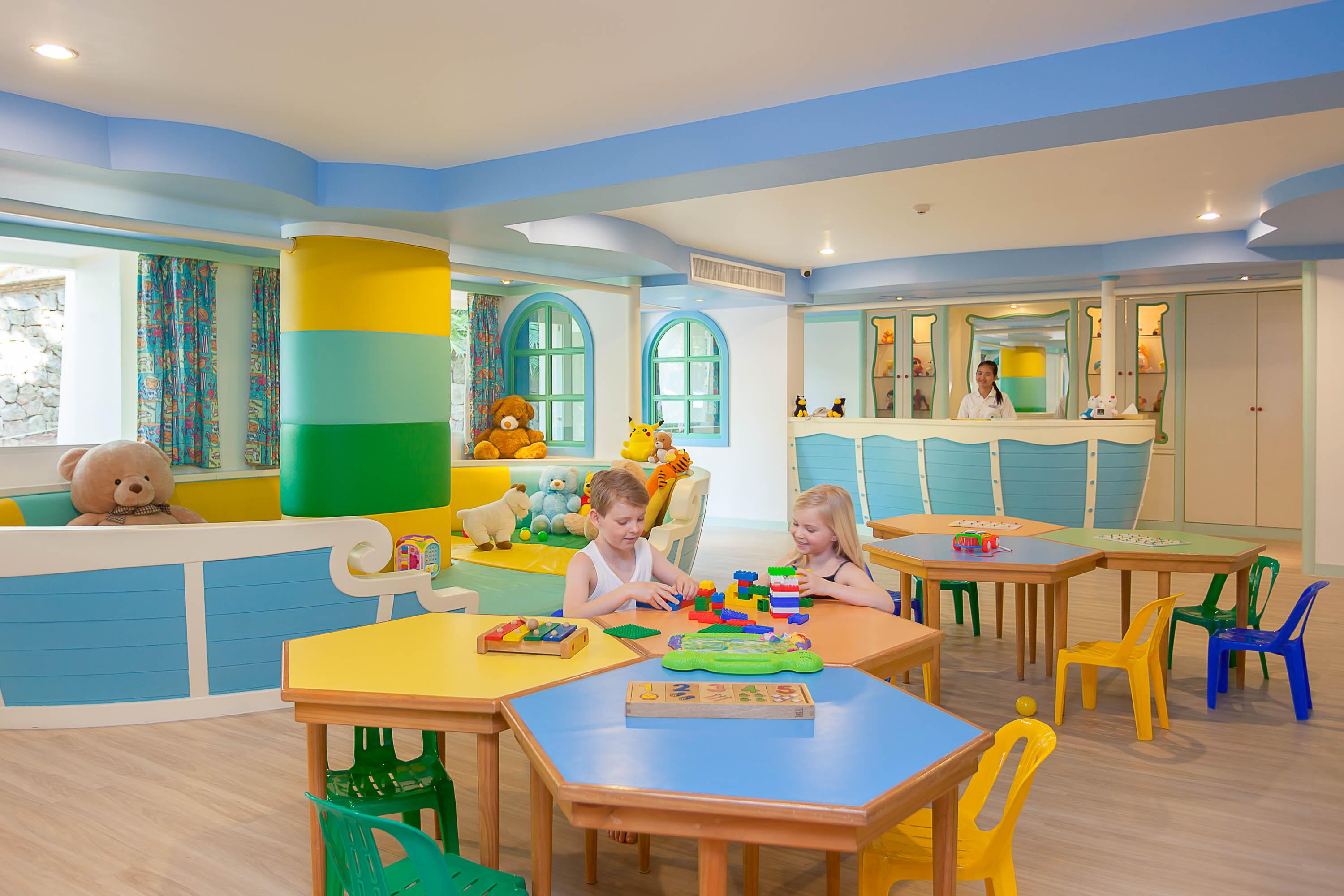 Diamond Cliff Resort & Spa, Patong Beach Exterior foto A nursery in Russia