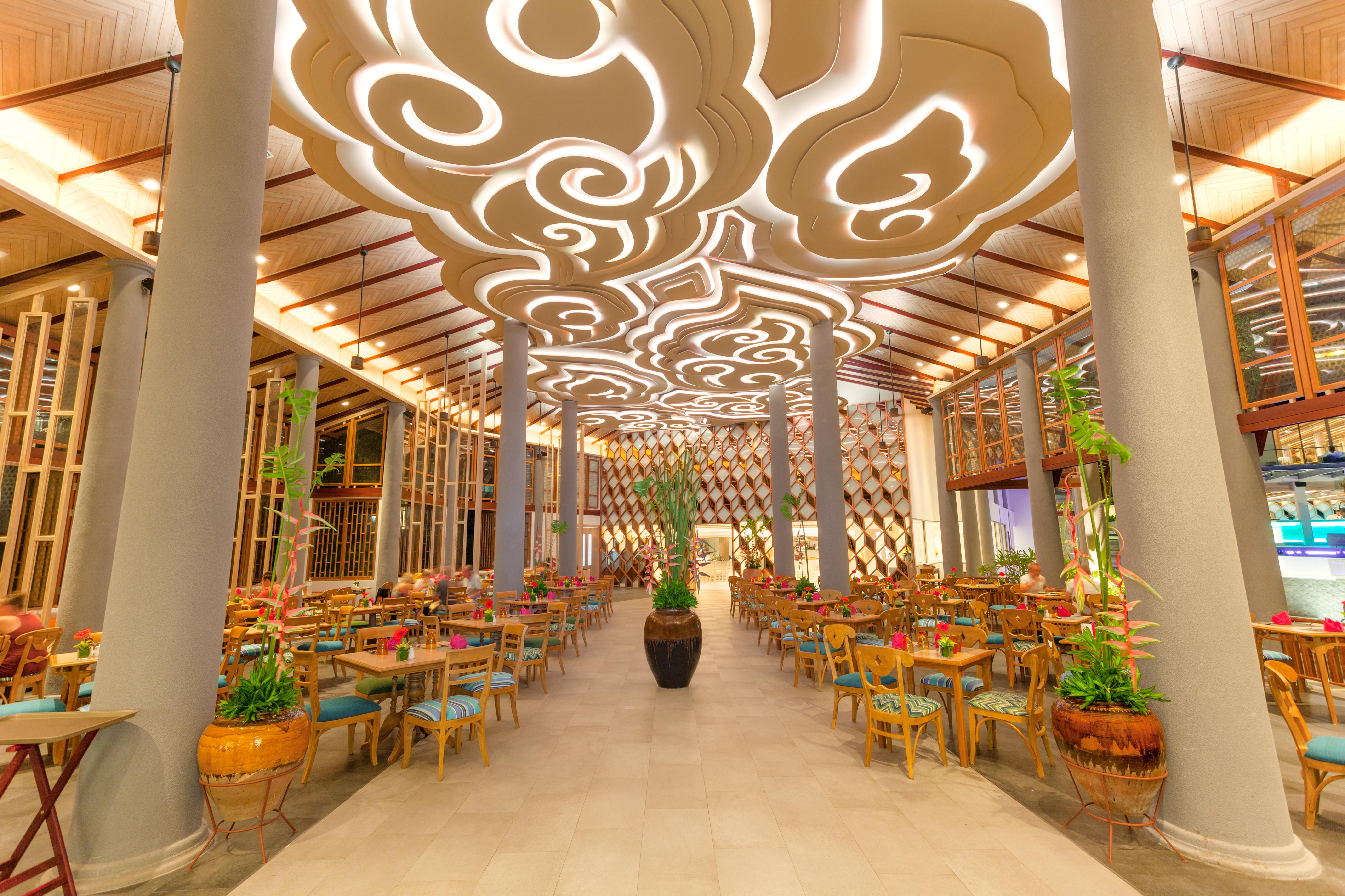 Diamond Cliff Resort & Spa, Patong Beach Exterior foto The interior of the restaurant